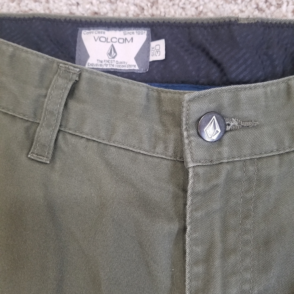 Volcom Shorts - Picture 5 of 6